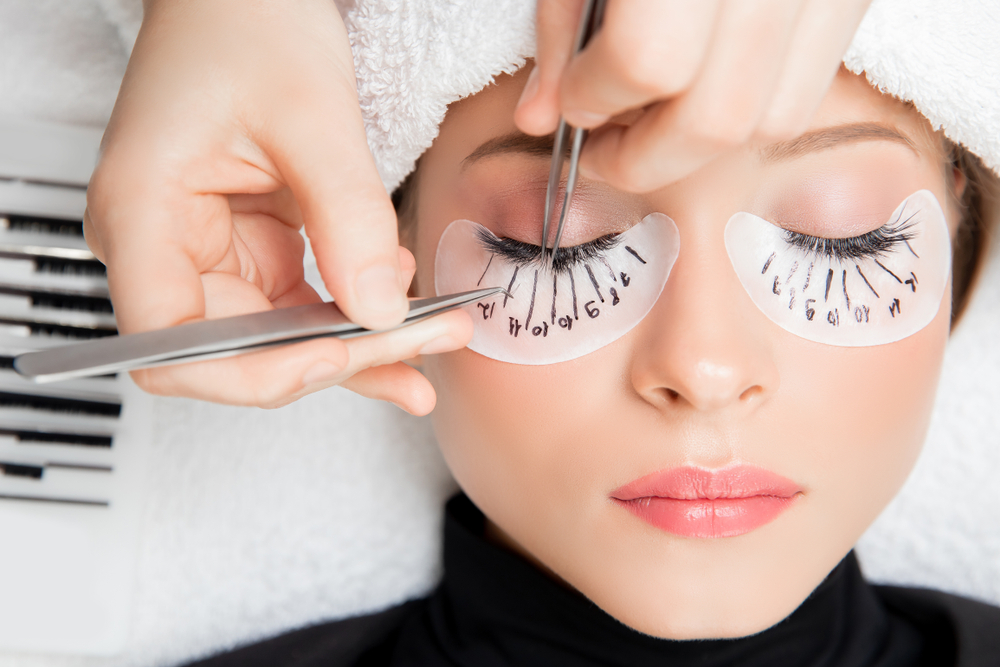 Can Eyelash Extensions Damage Vision