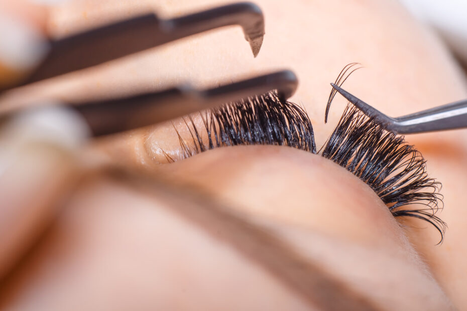 How Expensive Is It to Get Eyelash Extensions
